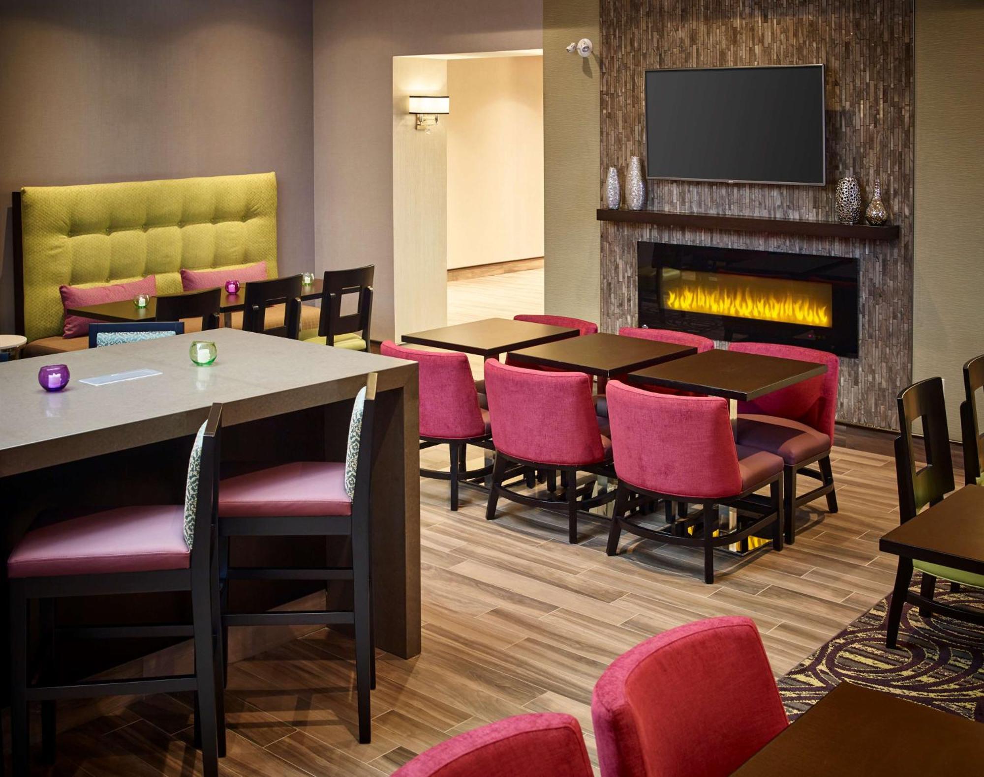 Hampton Inn By Hilton Timmins Exterior foto