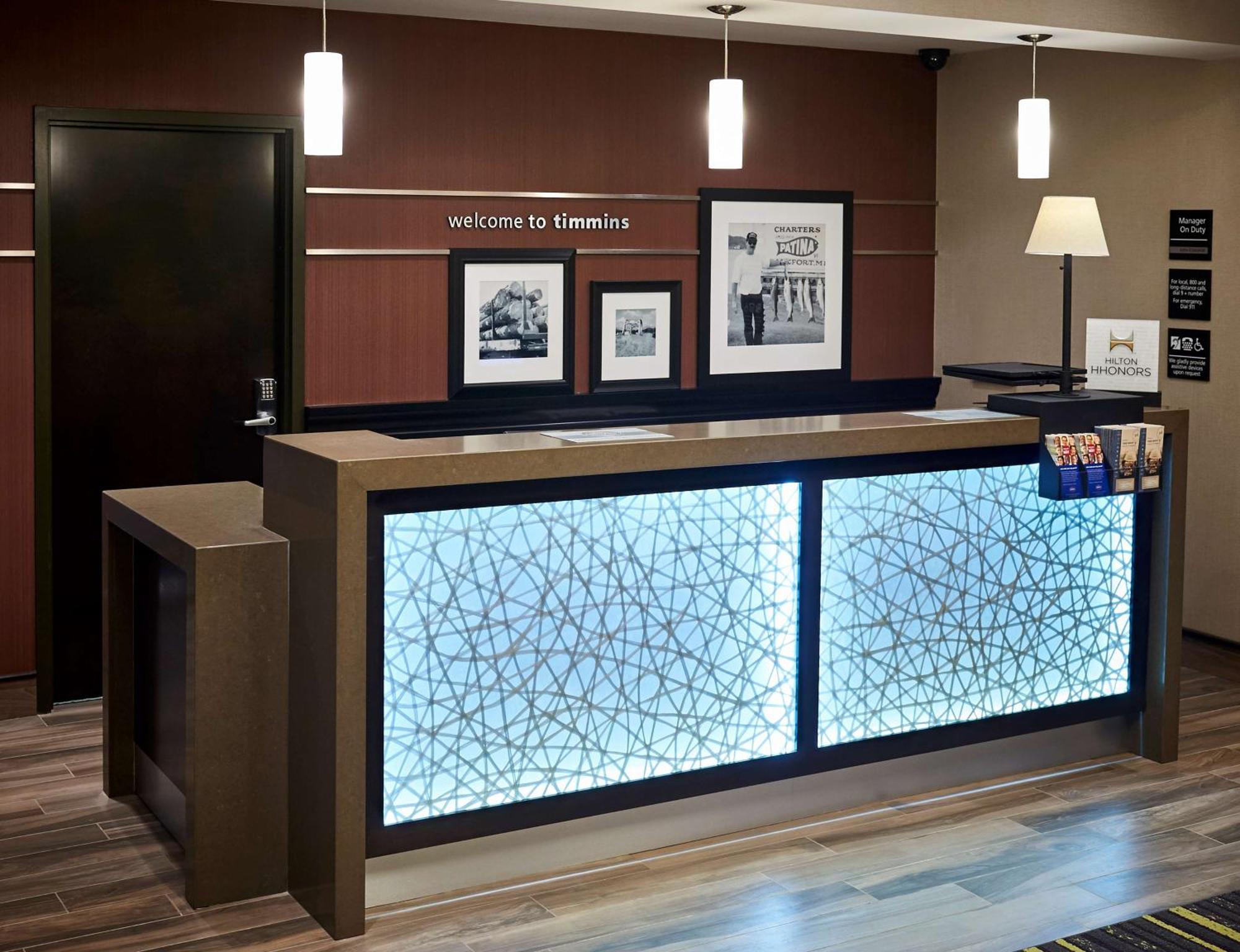 Hampton Inn By Hilton Timmins Exterior foto